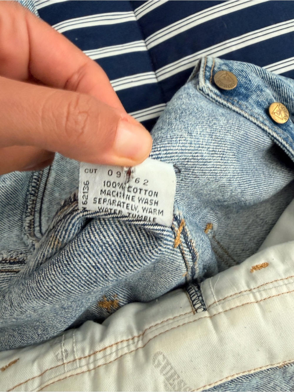 Vintage Guess Women's Light Blue Acid Wash Denim Overalls - Picture 2 of 5